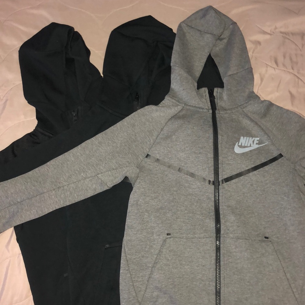 1 NIKE UNISEX ZIP UP HOODIE | LIKE NEW!